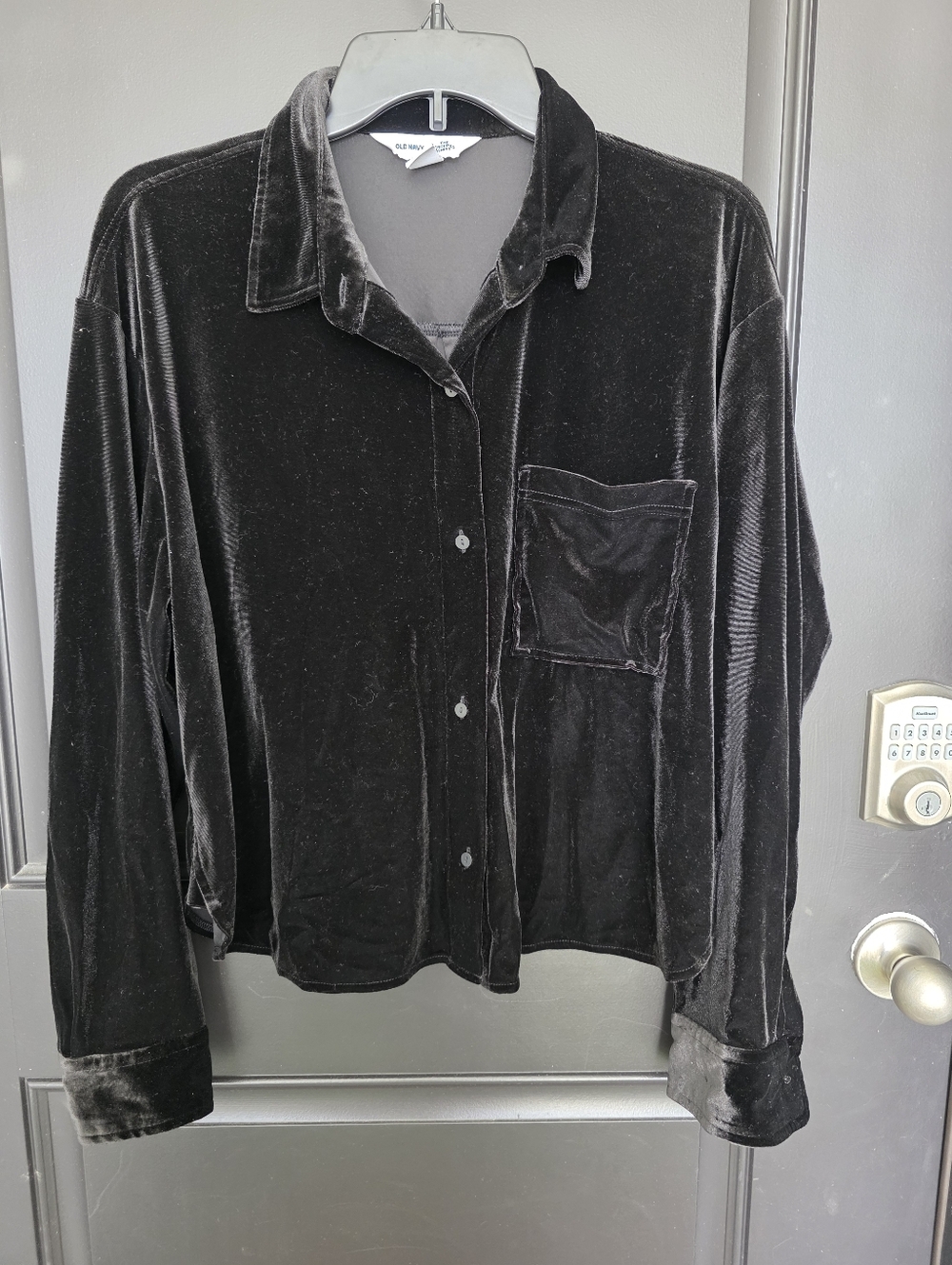 Old Navy Womens Cropped Velvet Button-Up Shirt Black Sz L Long Sleeve Collared